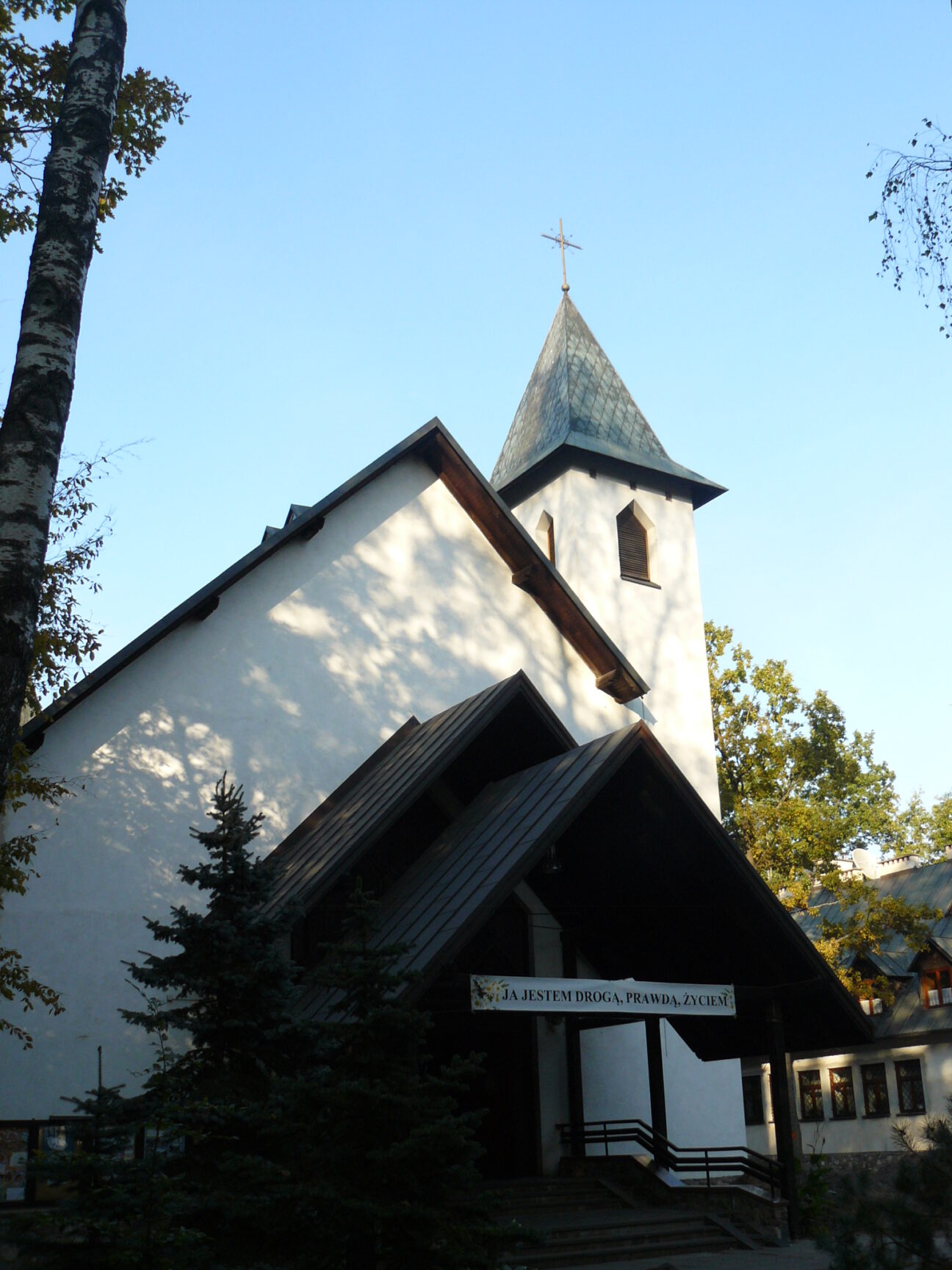 Kościół parafialny pw. św. Huberta - fot. R. Tyszecki